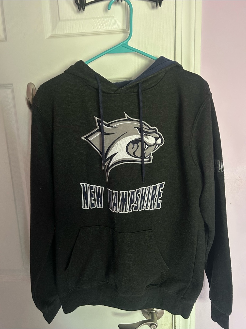 Colosseum Grey New Hampshire Graphic Pullover Hoodie